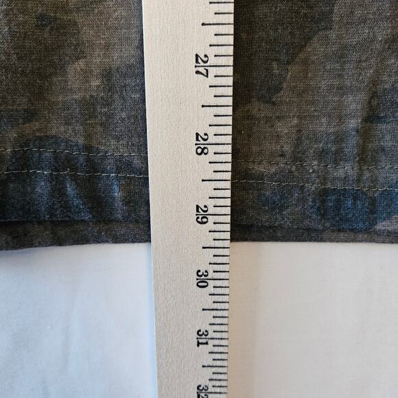 Six Flags The Flash Camo Short Sleeve Tee Size Large - Picture 7 of 7